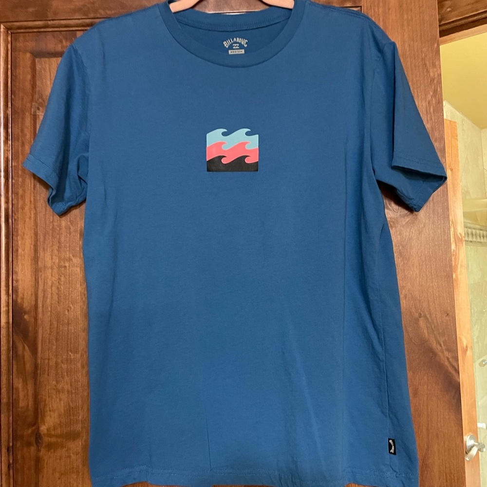 Billabong like new blue t-shirt
